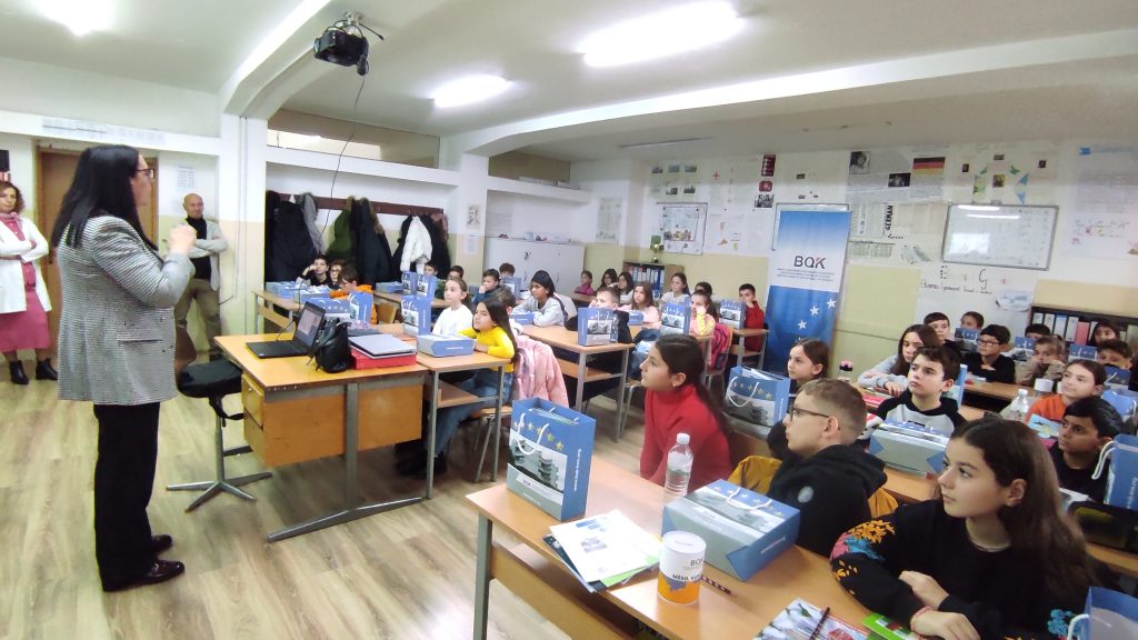 BQK mbajti ligjëratë për Edukimin Financiar të fëmijëve në Shkollën “Ahmet Hoxha” në Ferizaj